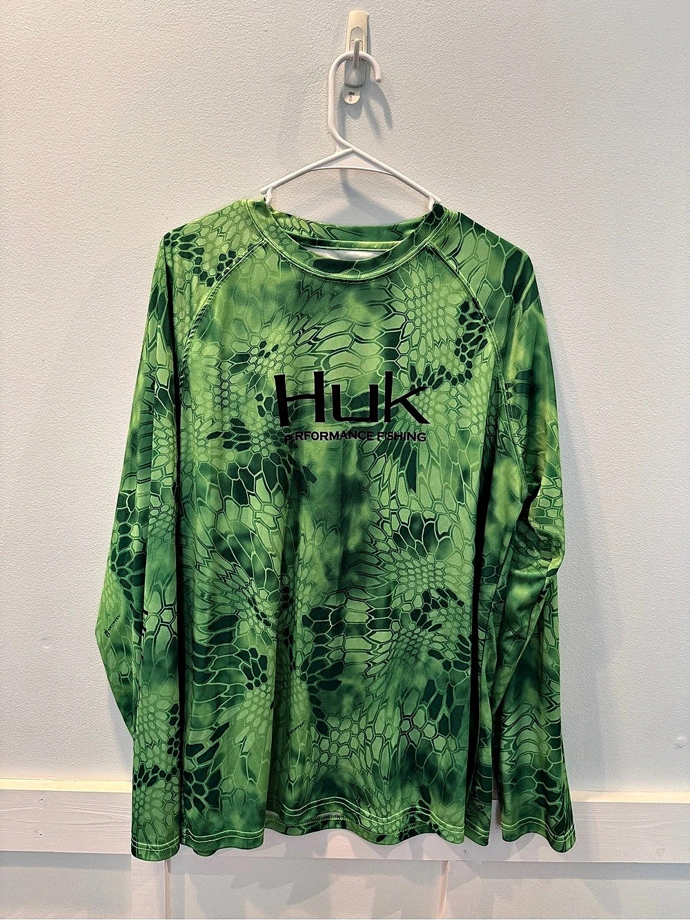 Huk Kryptek Icon Long Sleeve Performance Fishing Shirt- men’s Large